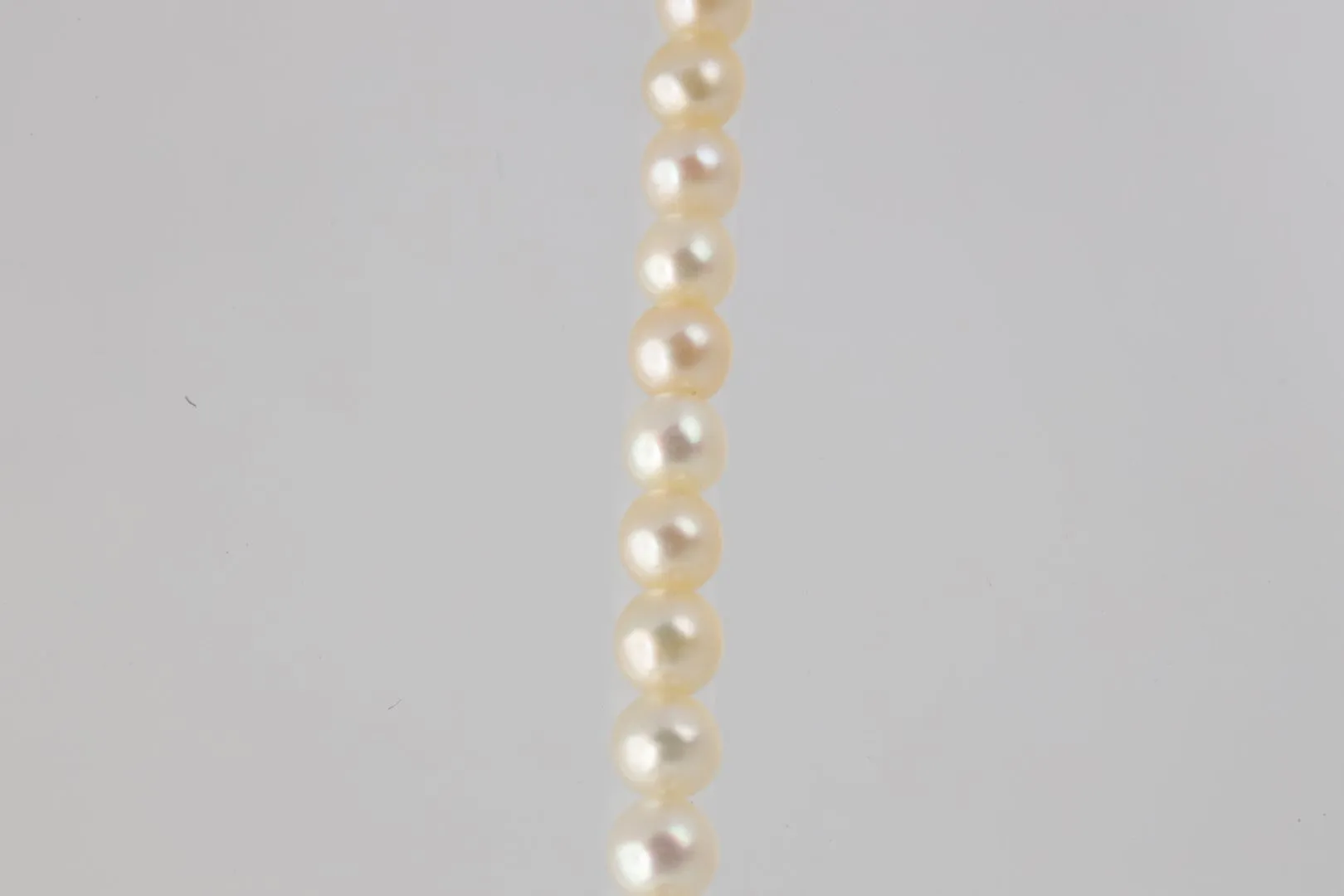 15.5" 14k White Gold Diamond Clasp Pearl Necklace (5.61g.)