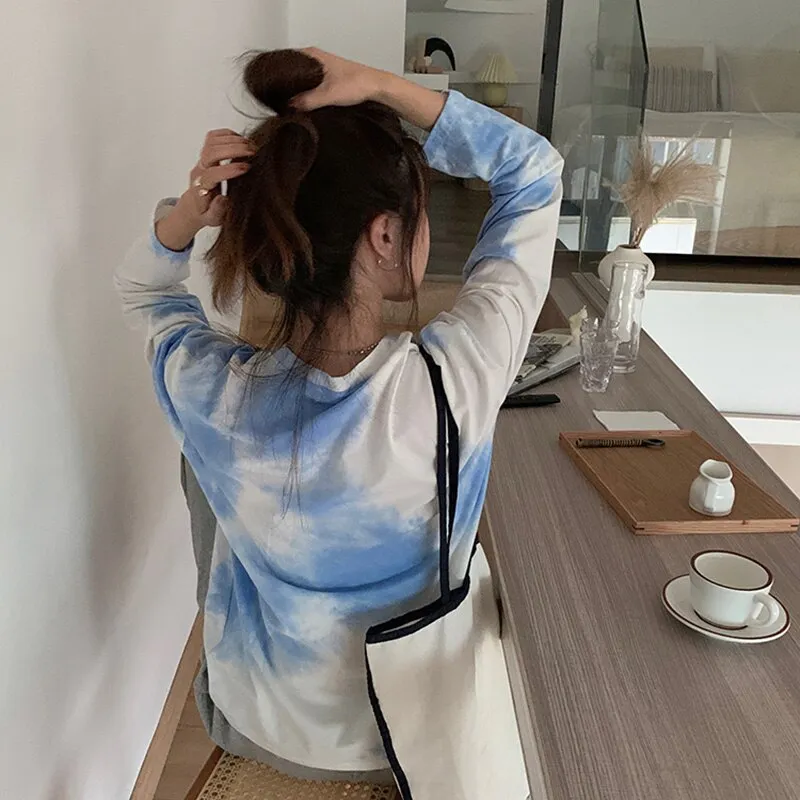 Basic Tie-Dye Sweatshirt