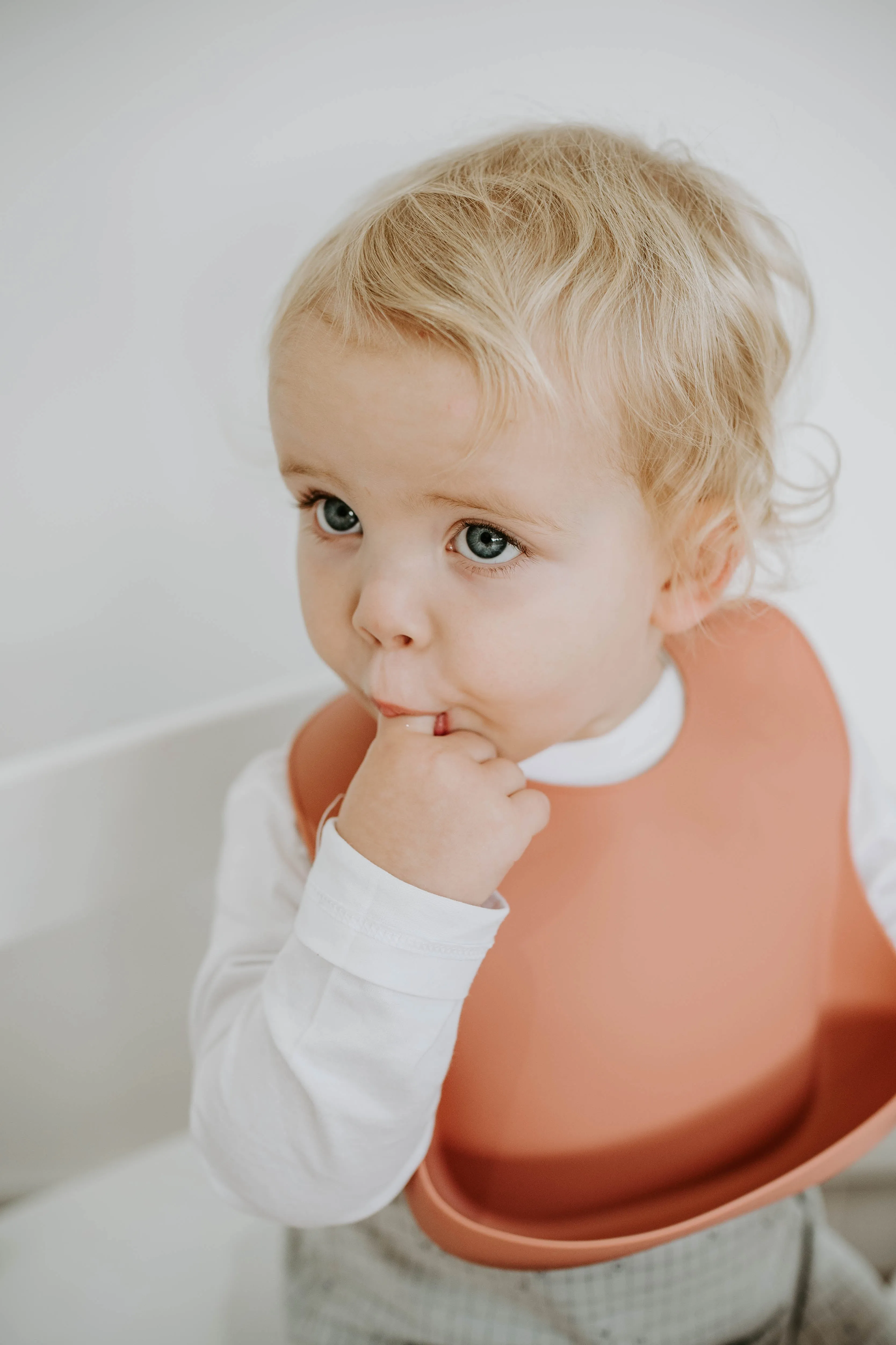 Boo Chew Silicone Bib - Rust