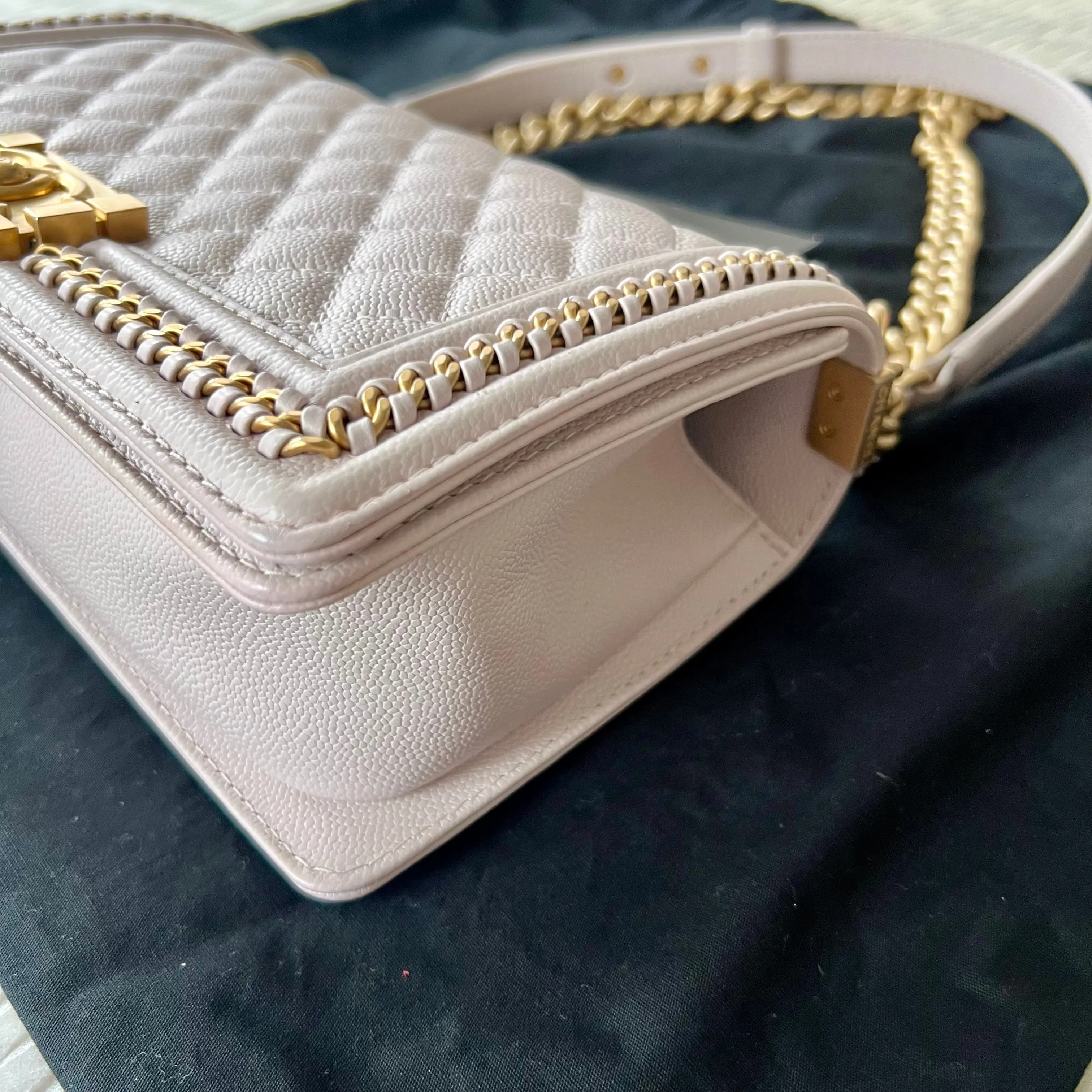 CHANEL Caviar Quilted Chain Around Medium Boy Flap Light purple